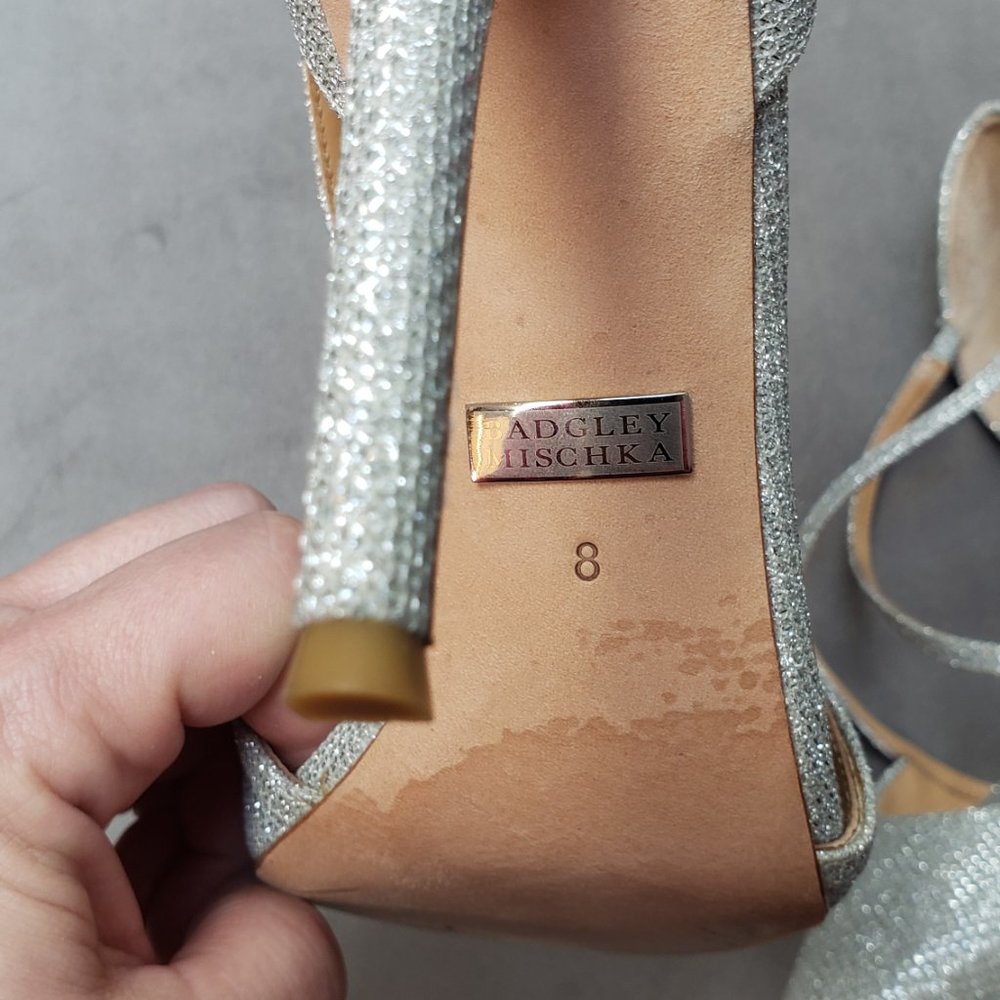 Badgley Mischka   Silver sparkle Pump Size 8 - Picture 5 of 8